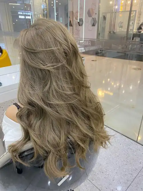 超级显白发色薄荷米棕色