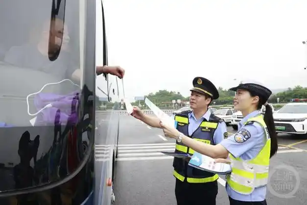 浓情端午 平安相伴|服务区|交巡警|驾驶员|生命通道|交通规则_网易