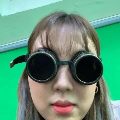 韩国高三女星李英智今日学测却睡过头