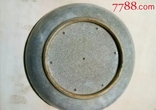 汝窑支钉烧鱼籽纹金丝铁线大盘