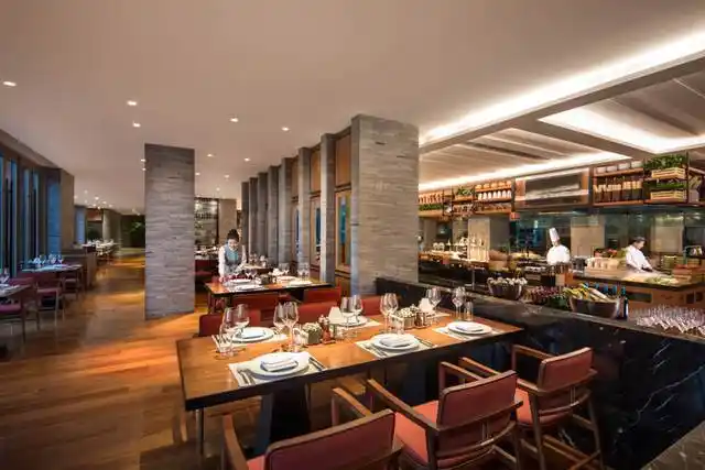 五星级酒店餐厅设计效果图5/9