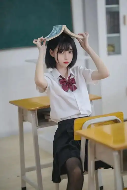 jk制服黑色袜jk小姐姐一眼就沦陷