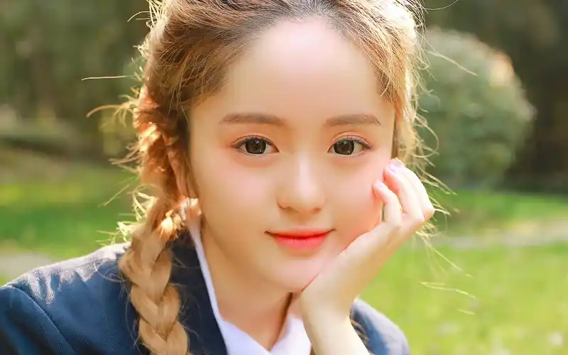 甜美校园女生可爱唯美高清壁纸
