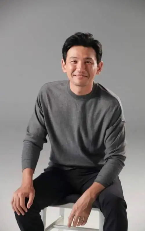 韩国男演员黄政民结束新片拍摄从约旦回国 并开始自主隔离