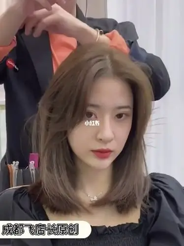 修颜锁骨发77八字刘海.绝美的风格屡试不爽,简约免打