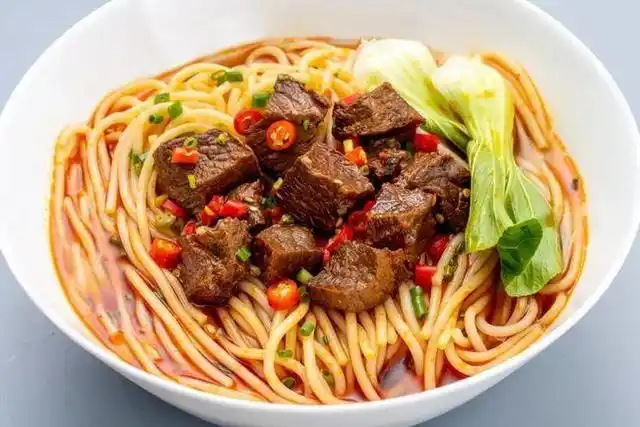 贵州特色美食,牛肉粉酸辣爽口牛肉也劲道