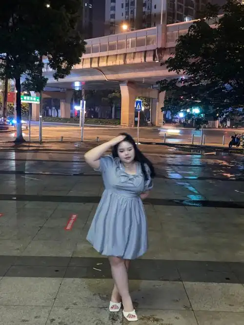 我是小金身高155体重140斤胸围103腰国 84臀国106大腿围64小腿围 40的