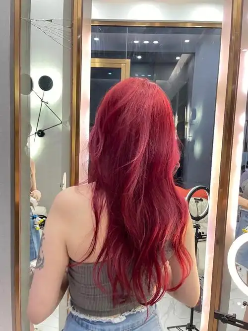 氛围感天花板#发色  #红头发  #上海染发发色树莓红色简直不要太好看!