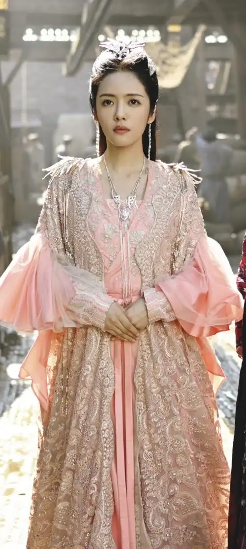 蔡文静玲珑银妆