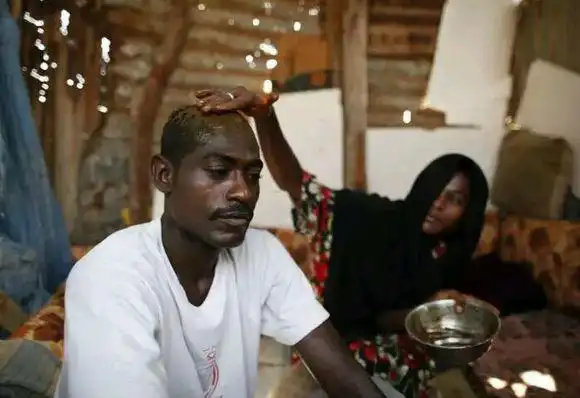 印度种姓制度下的贱民照片 印度高种姓女人照片