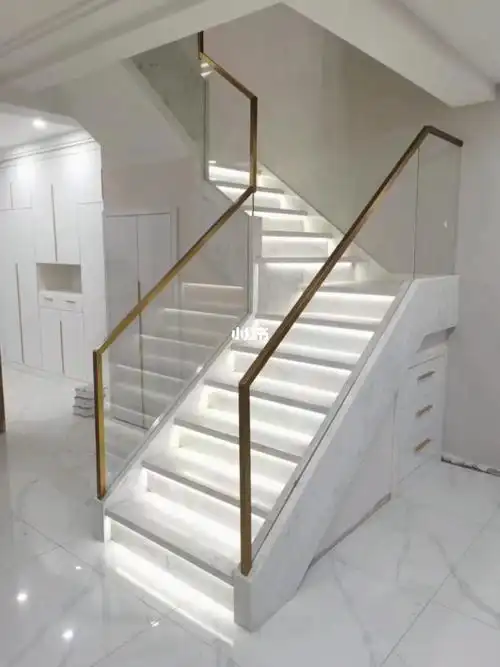 简约轻奢玻璃楼梯栏杆