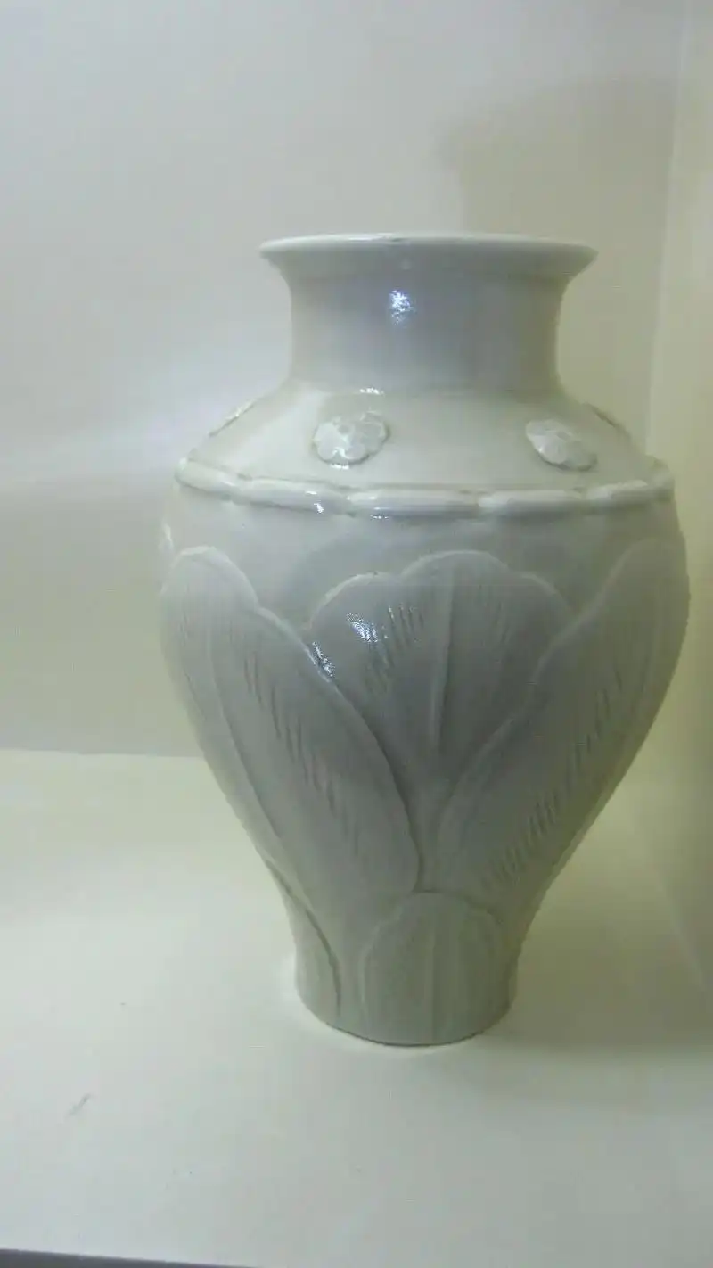 定窑盘子,直径20厘米釉色温润如玉,芒口,泪痕,竹丝刷痕, - 抖音