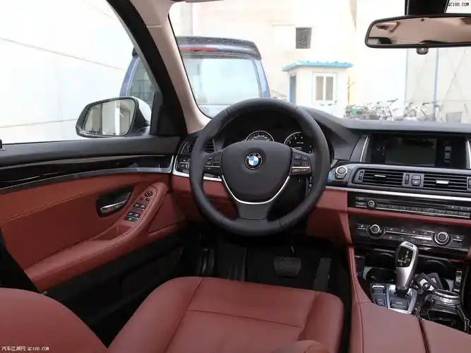 宝马5系 2014款 528li xdrive领先型_华晨宝马_中控方向盘