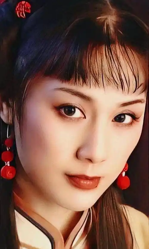 演员李建群:与男友同居27年未婚未育,63岁癌症离世_服装_角色_观众