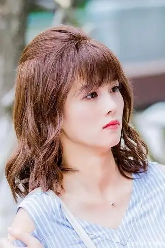 《世界欠我一个初恋》白鹿美图分享,真的超级呆萌,好想打包带走