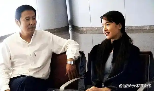 左小青在片场受到了陈道明前辈的热情照顾.