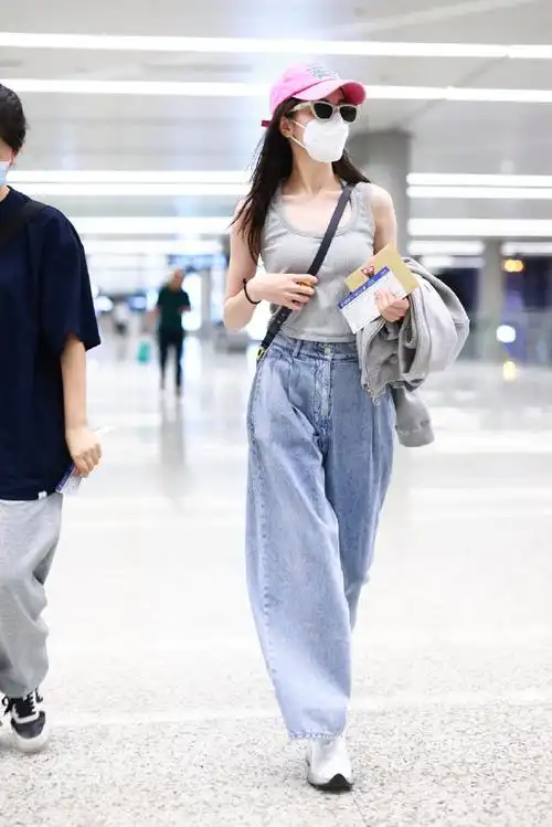迪丽热巴的机场穿搭##迪丽热巴上海出发