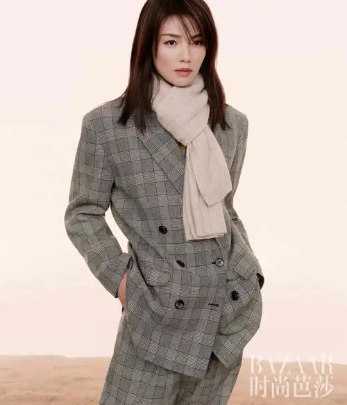 刘涛时尚芭莎十二月刊牛奶纱封面