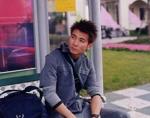 保剑锋饰演古越涛