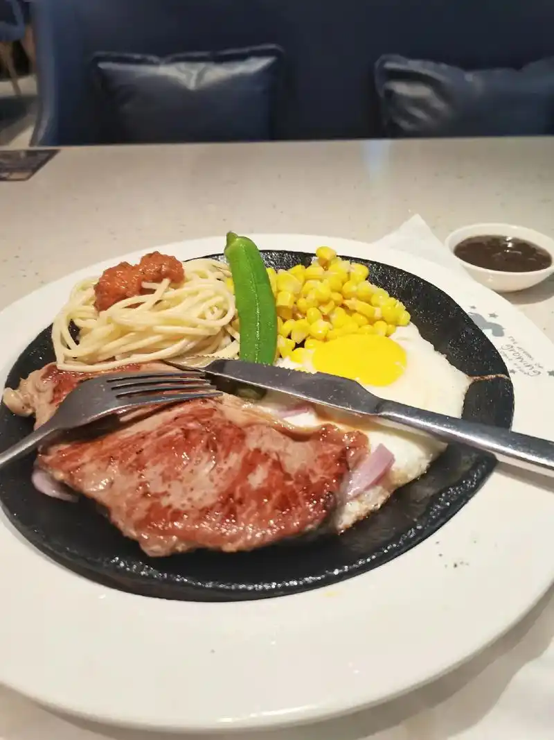 一个人的午餐,随便吃点98#牛排09 #西餐美食 - 抖音