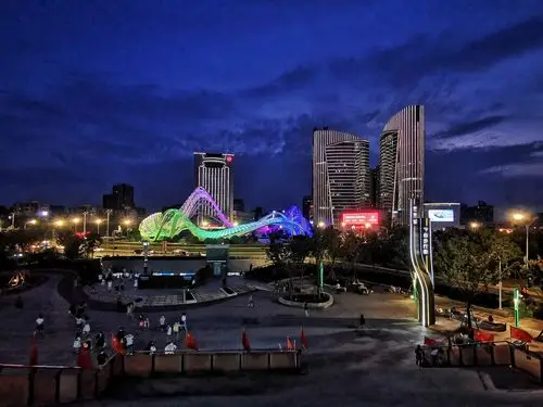 夜色中的武汉光谷广场 - 随手拍夜景 花粉俱乐部