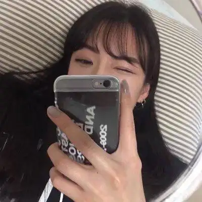 手机遮脸超酷女头 - 女生头像 - 潮人个性网