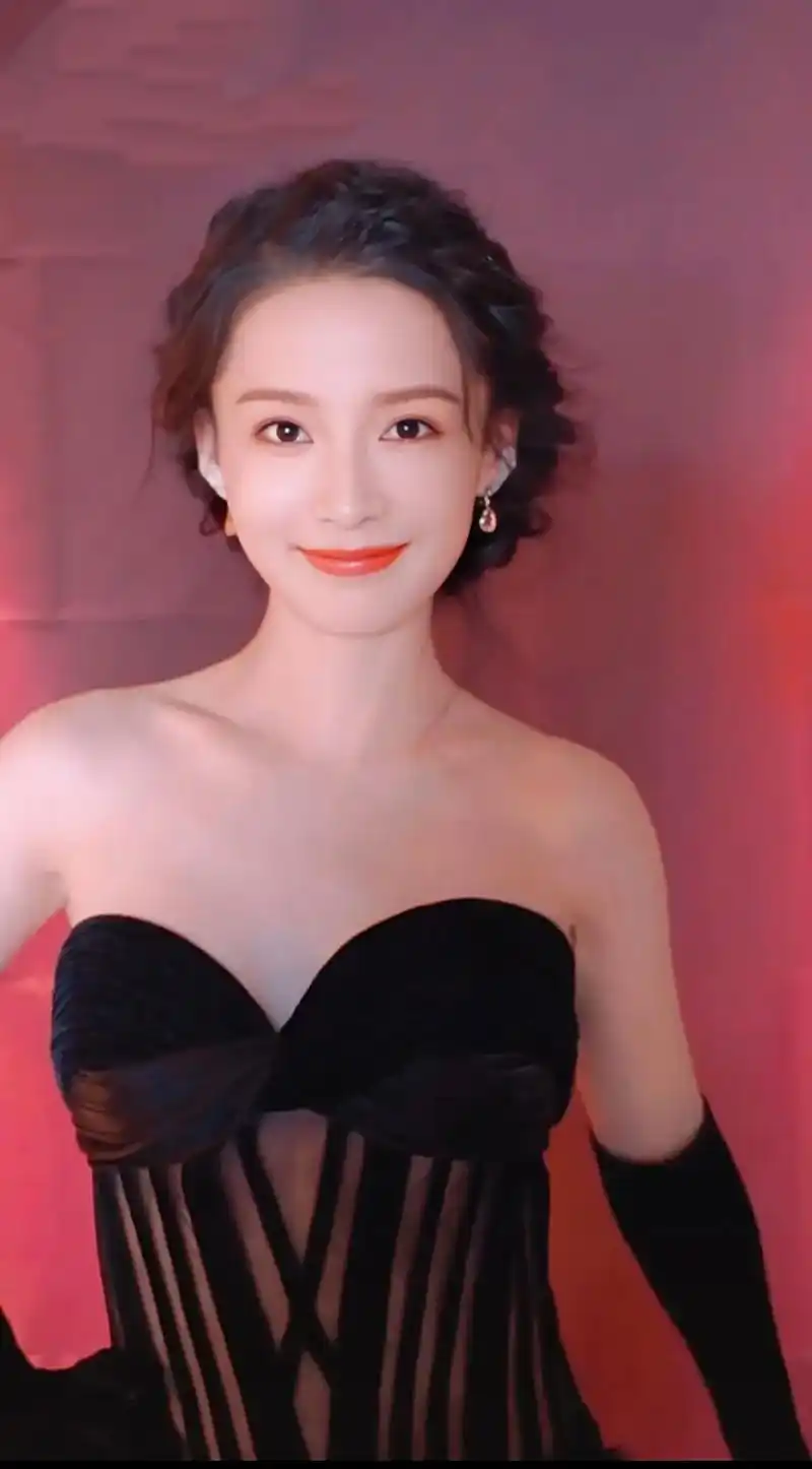 李沁图片#李沁 #御姐范儿 #美丽俏佳人 - 抖音