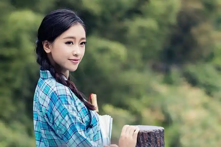 民国美女嫁给民国大才子,却为特工之王堕胎,晚年还出书骂男人坏