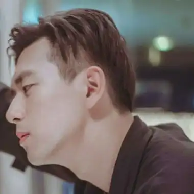 亲爱的热爱的情侣头像一对 佟年韩商言情侣头像一男一女