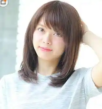 国字脸头发少的女生适合什么发型