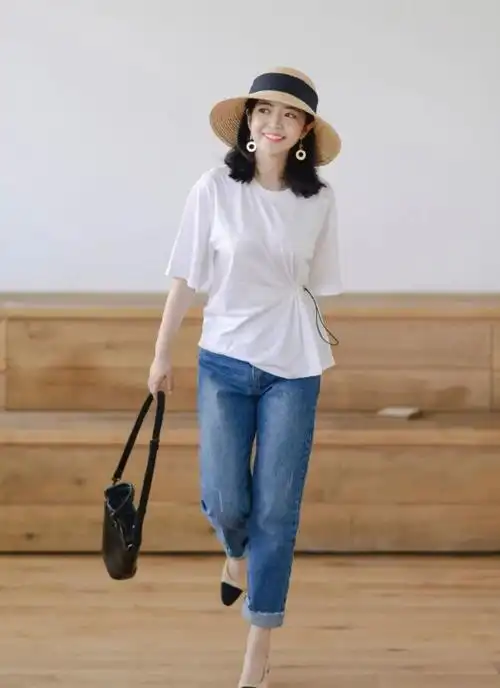 白色t恤的搭配思路