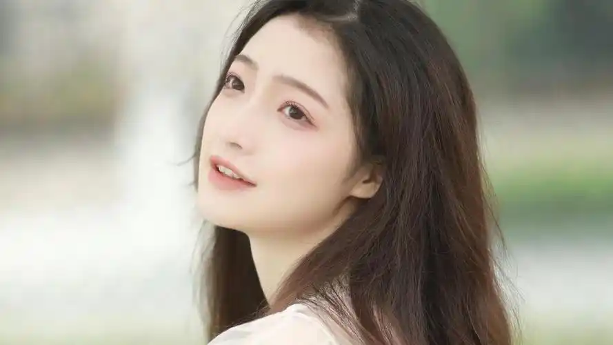 美丽大方的漂亮小姐姐,高清壁纸图片,清纯美女-回车桌面