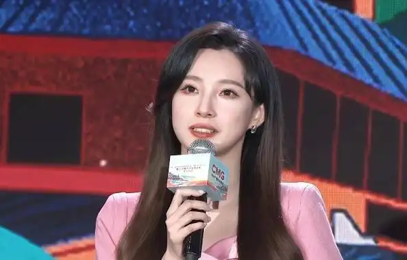 央视女主持人身高排名:高挑靓丽背后的主持实力 央视女主持人不仅才貌