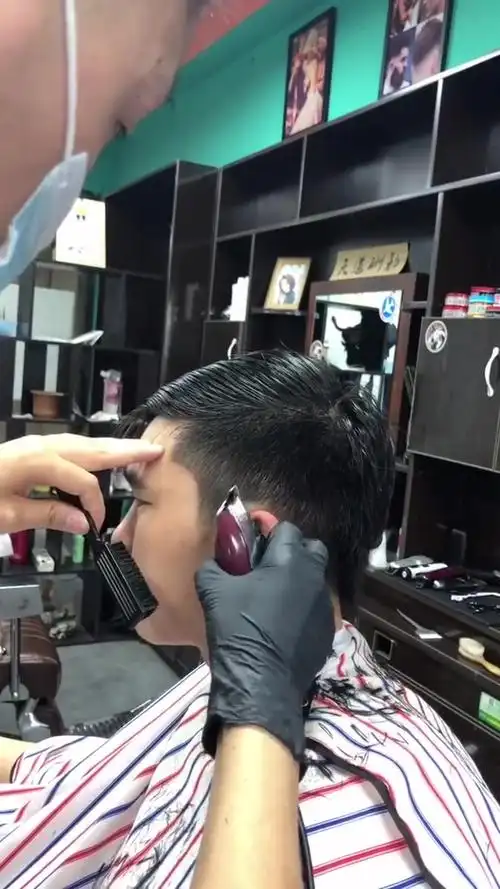 鬓角修剪男士发型