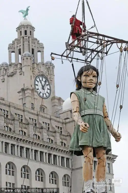 巨型牵线木偶亮相英国演绎泰坦尼克悲剧故事515