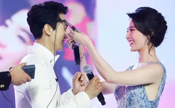 回顾刘亦菲宋承宪这段情,一厢情愿的爱情,注定无法长久