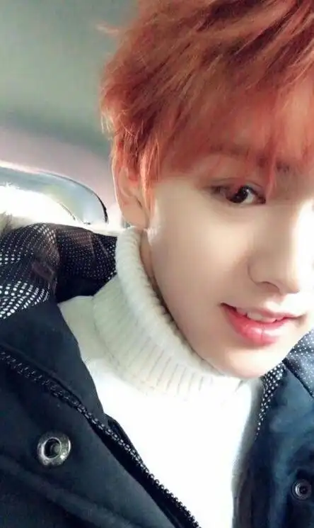 求这张朱正廷的照片的原图!