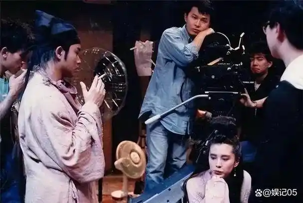 演员休息时都在干嘛?第一张我忍住了,杨紫这张是真忍不了