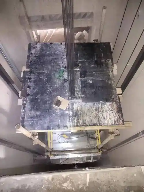 电梯人:被这吊钩坑了!