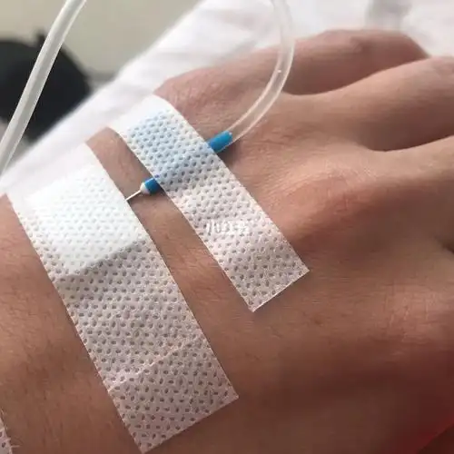 没忍住,输液来了～孕吐第8天,瘦了14斤,输液3天,每天4斤水都不想上