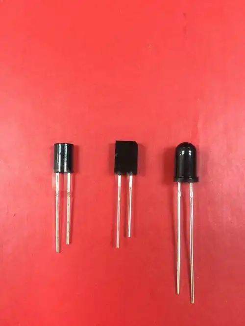 红外对管→红外线发射管 红外线接收管