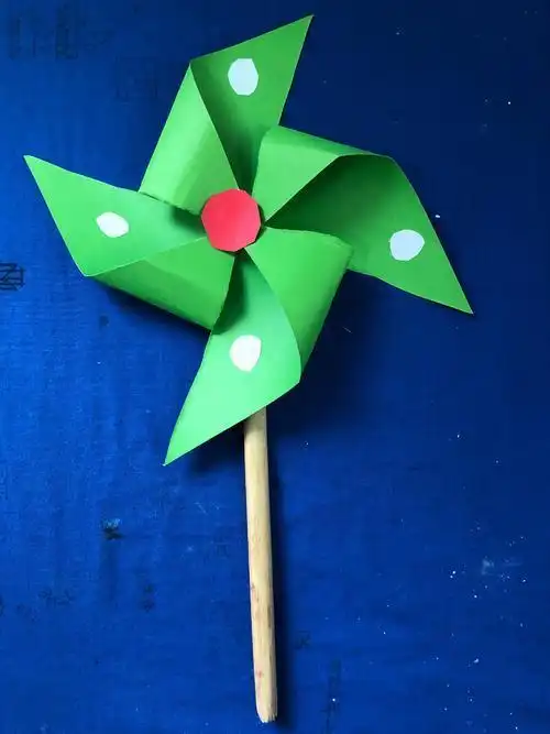 幼儿园手工课程回忆童年经典作品折纸大风车儿童手工折纸大风车简单又