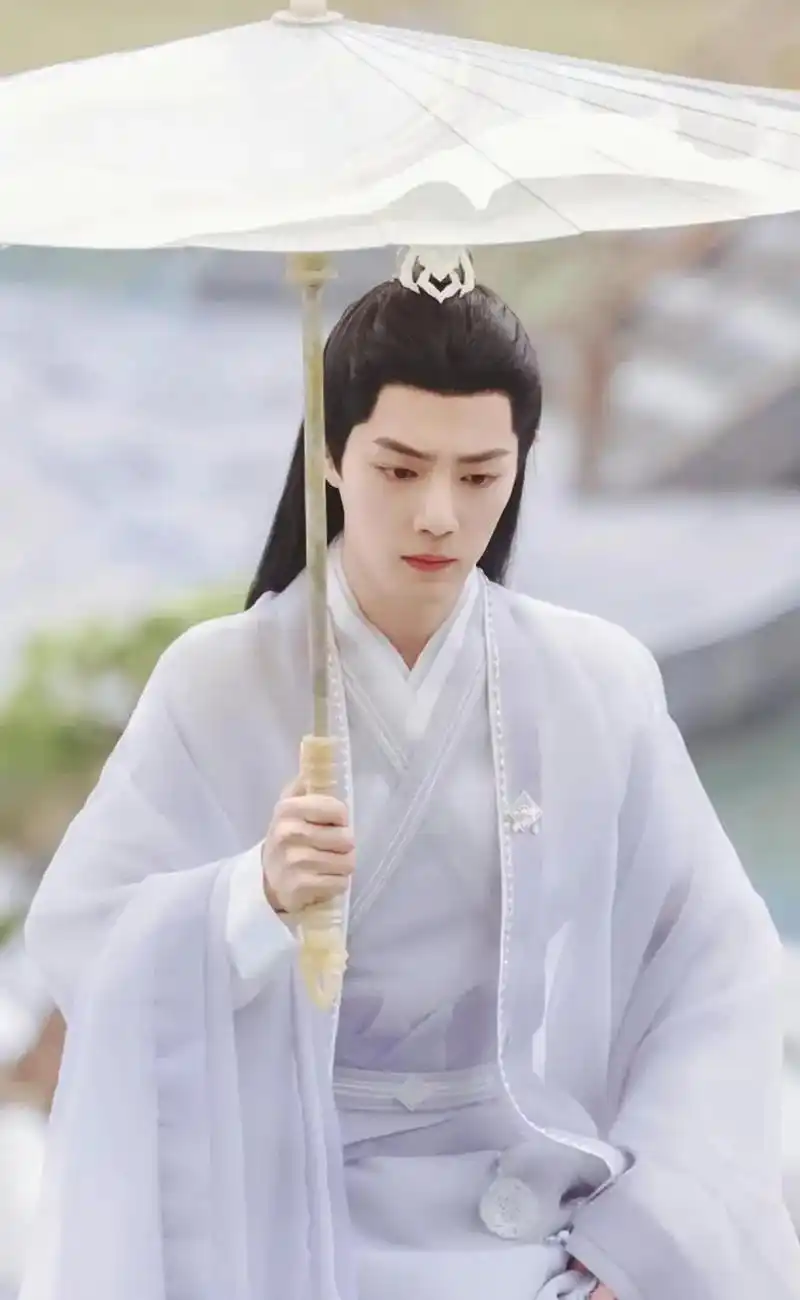 古装白衣男神天花板有你家的吗