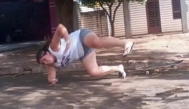 让人"捧腹大笑"的几张搞笑图,笑死人了