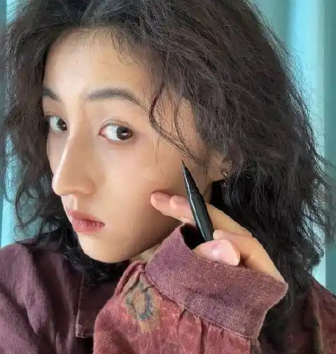 张子枫说准备好开始追剧##张子枫说陈佑希同款鬓角痣get