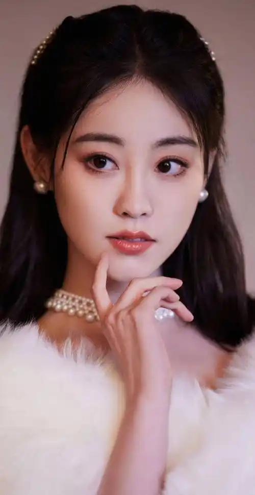 祝绪丹民国风写真,珍珠项链时尚裙,贵气优雅,显瘦又漂亮又可爱_娱乐