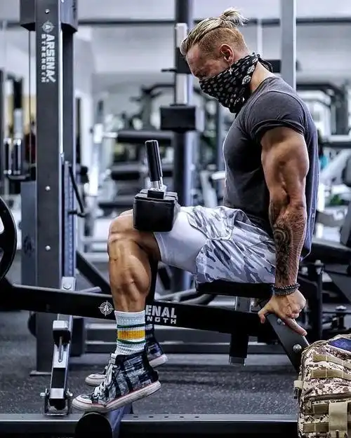 65岁成都大爷肌肉爆棚!保持运动,让你拥有18岁的老年生活