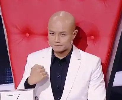 乐嘉从金牌主持人到街头卖艺如今出家为僧他错在了哪里