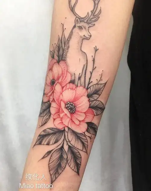 素花纹身图片_手臂点刺新传统纹身图案