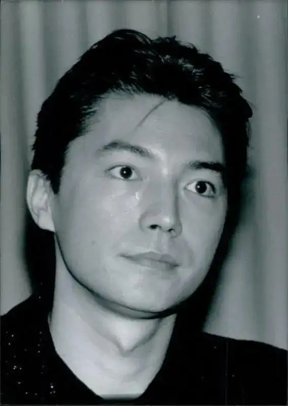 忆旧||尊龙,一个迷人的矛盾综合体